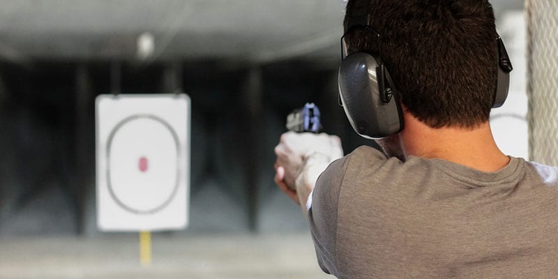 Benefits of Shooting at an Indoor Gun Range 