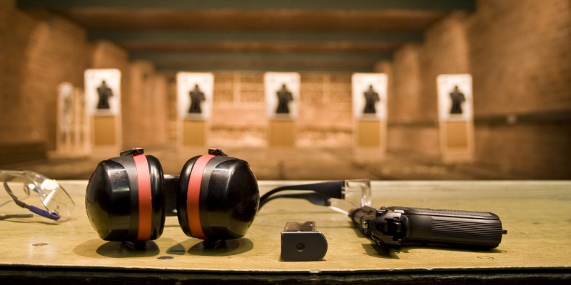 Going to the Gun Range? The Dos and Don’ts of What You Should Wear